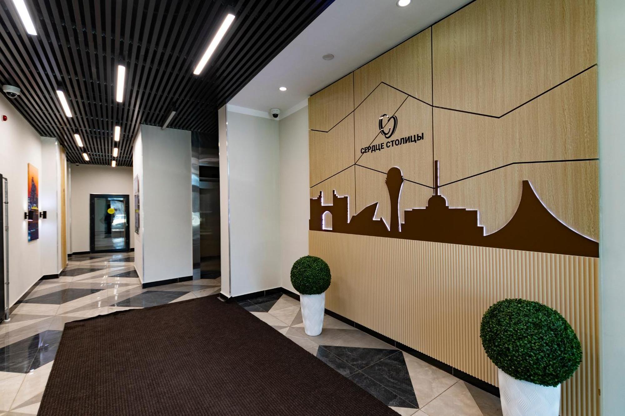 халал возле барыс-арена, между хан-шатыром и Mega Silkway Apartment Nur-Sultan (Astana)